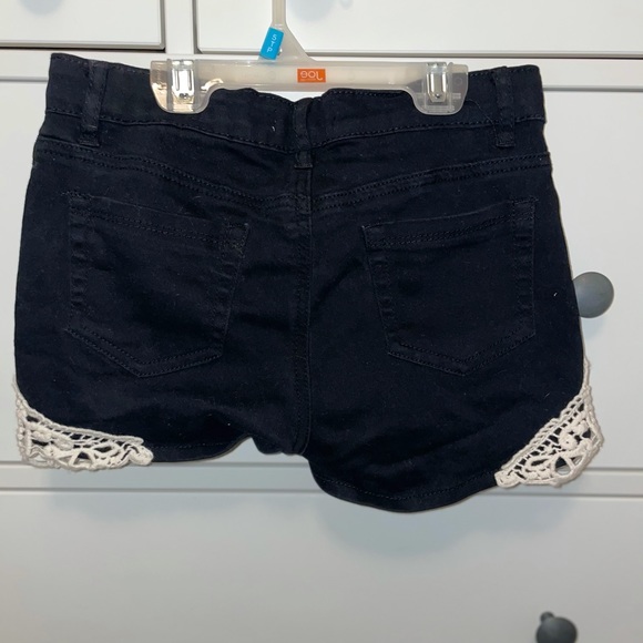 Girls black jean shorts - Picture 2 of 2